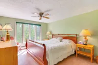 Charming Jackson Mountain Retreat on Golf Course! - 3-Star