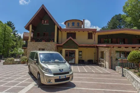 Albergo Della Posta Отели в г. Таверна