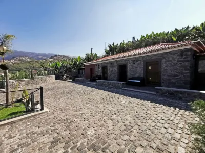 Villa Nova Madeira No Funchal Casa A e B Hotell i São Roque