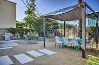 Remodeled Ventura Beach Home with Yard and Fire Pit! - Pools