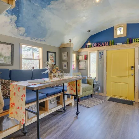 'Blue Dream' Cabin in Rising Fawn w/ Fire Pit!