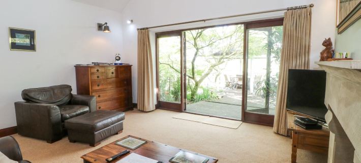 Frog Meadow Barn Hotels in Stoke-on-Trent