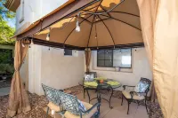 RedAwning的榆樹小屋公寓