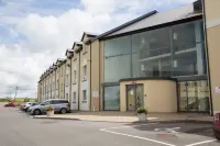 Lahinch Coast Hotel and Suites - parking