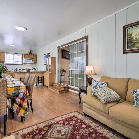Peaceful Oakland Oasis w/ Private Yard! Отели рядом с достопримечательностью «Оклендский зоопарк»