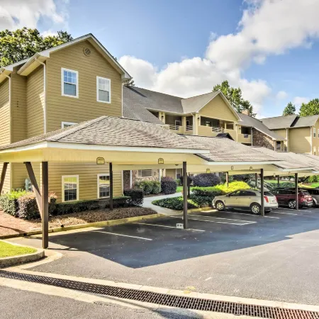 Sunny Clayton Condo on Kingwood Golf Course!