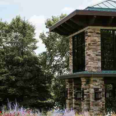 Grand Geneva Resort and Spa Hotel Exterior