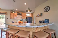 Cedaredge Hideaway w/ Grill & Mountain Views! - parking