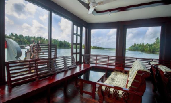 Sreekrishna Houseboats