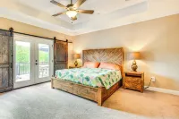 Waterfront Lake Anna Home w/ Dock, Beach & Kayaks! - Parkplatz