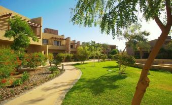 Royal Lazure Resort