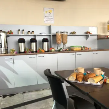 Tahiti Airport Motel