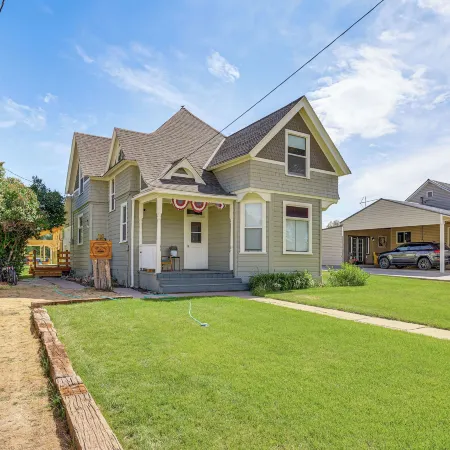 Charming Paris House ~ 1 1/2 Mi to Canyon!