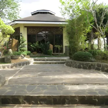 Cintai - Coritos Garden Hotel