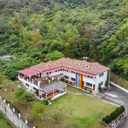 Li Wu Zuo Cun B & B