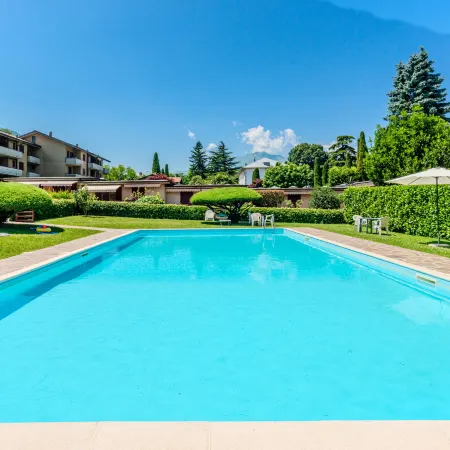 Miralago Guest House