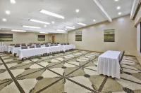 Holiday Inn Express Detroit-Warren (GM Tech Ctr)