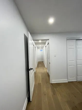 Luxury home in Oshawa Отели рядом со станцией Oshawa Via Rail Station