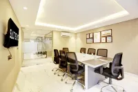Saltstayz Premier - Galleria Market Road & Sector 27