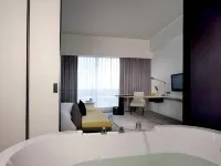 ARTOTEL TS Suites Surabaya