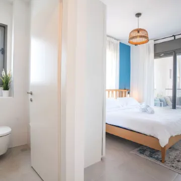 Stylish Seaside Escape with Balcony