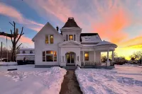 Charming Mt Pleasant Home in Historic Dtwn! - Homestays