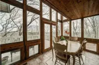 Lake Arrowhead GA Modern Rustic Private Mountain Cabin Chalet Home