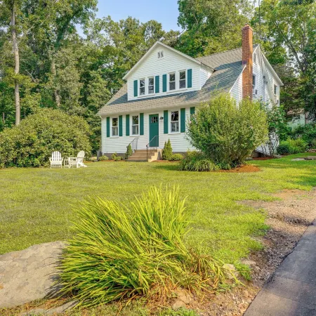 2 Mi to Dtwn: 2-Acre Retreat w/ Large Yard!