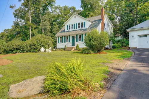 2 Mi to Dtwn: 2-Acre Retreat w/ Large Yard! - Wifi