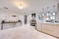 Updated Naples Retreat w/ Private Pool & Patio! - Wifi