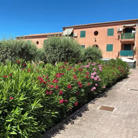 Apartment - Sleeps 3 & Swimming Pool