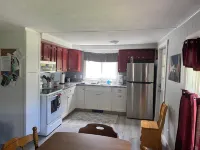 Michele’s Landing, Charming cottage in amazing Lake Leelanau, on narrows w/ dock