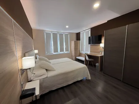 Hotel Restaurant Rose des Pyrénées Отели в г. Кирбажу