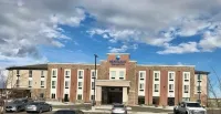 Heartland Inn and Suites Hotel dekat Laramie Peak Museum