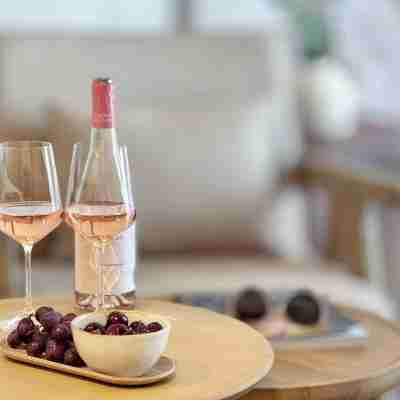 Coeo Santa Maria Cathedral Signature Apartments Dining/Meeting Rooms