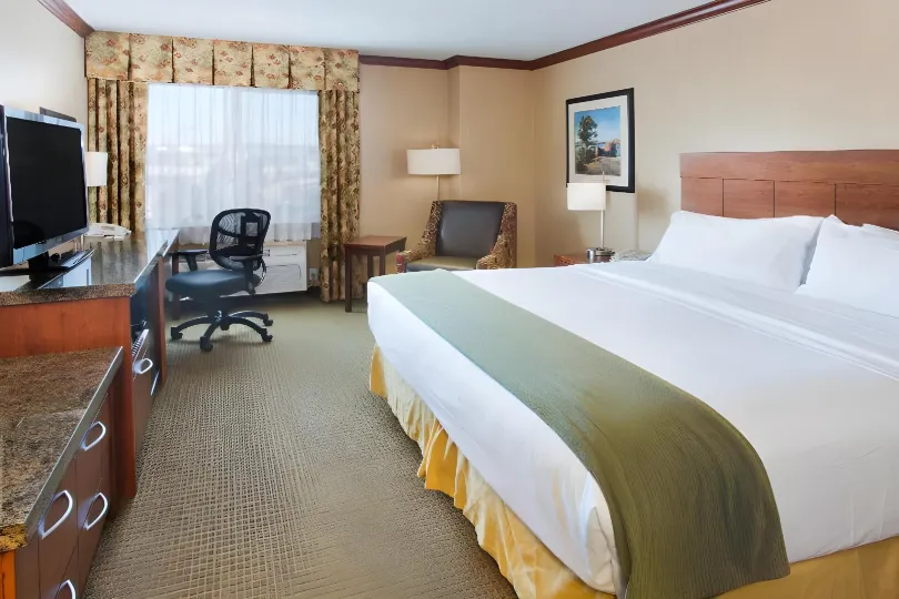 Holiday Inn Express & Suites Portland-NW Downtown