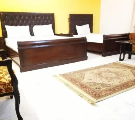 Nursery GuestHouse Отели рядом с достопримечательностью «Мавзолей Джинны»