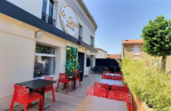 โฮเทลเลอสไมล์