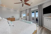 UPDATED BRAND NEW RENTAL, STEPS TO THE GULF W/VIEWS, NEW POOL PING PONG SLEEPS 9