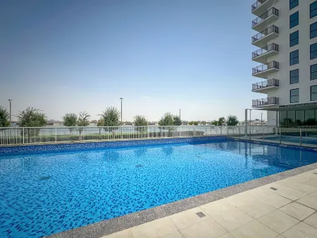 Maison Privee – Chic Yas Island Escape w/ Iconic Ferrari World Vws Отели рядом с достопримечательностью «du Arena»