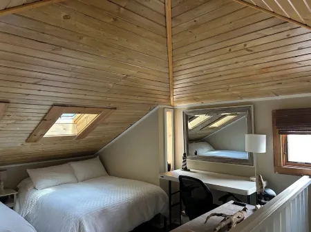 Charming Michigan City Cottage