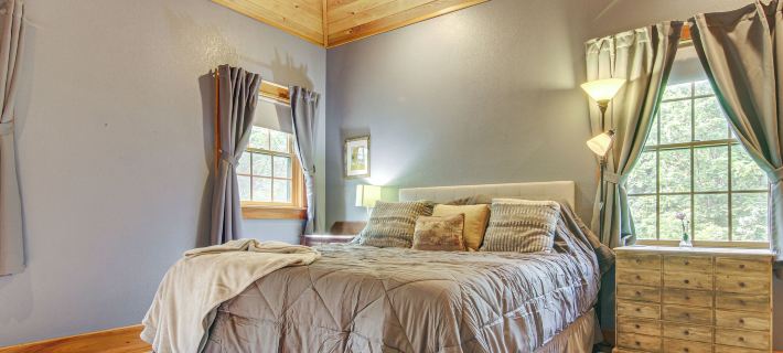 Wraparound Porch w/ Views: Blue Ridge Mtn Gem! Hotels in Mitchell County