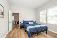 Queen City Retreat 1 - Cozy Home for 6 Near Attractions & Restaurants