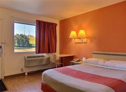 Motel 6 Bismarck, ND