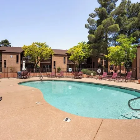~Red Rock Sanctuary w/Views~Pool~BBQ~Cozy~Clean~