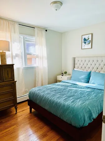 3BR/1ba apt; fully furnished and equipped; in Forest Park