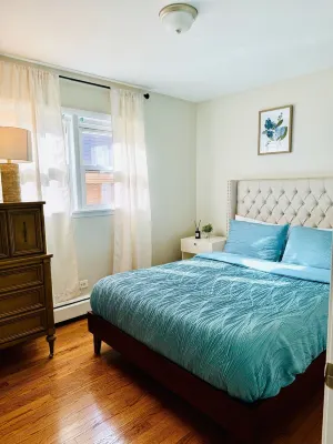 3BR/1ba apt; fully furnished and equipped; in Forest Park