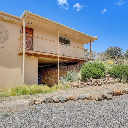 Panoramic Vistas and Spacious: Silver City Escape