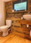 Modern cabin with stunning views & private hot tub