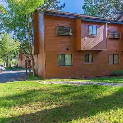 Fabulous Mountain Condo near Mammoth Creek, 2 Bedrooms + Loft / 3 Baths, 5 beds Hotel Exterior